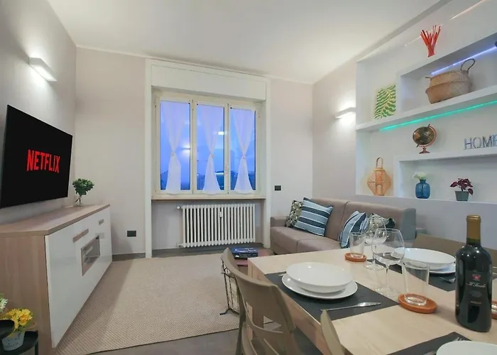 Wide & Bright 2 Bedroom Flat 50M From M4 Station