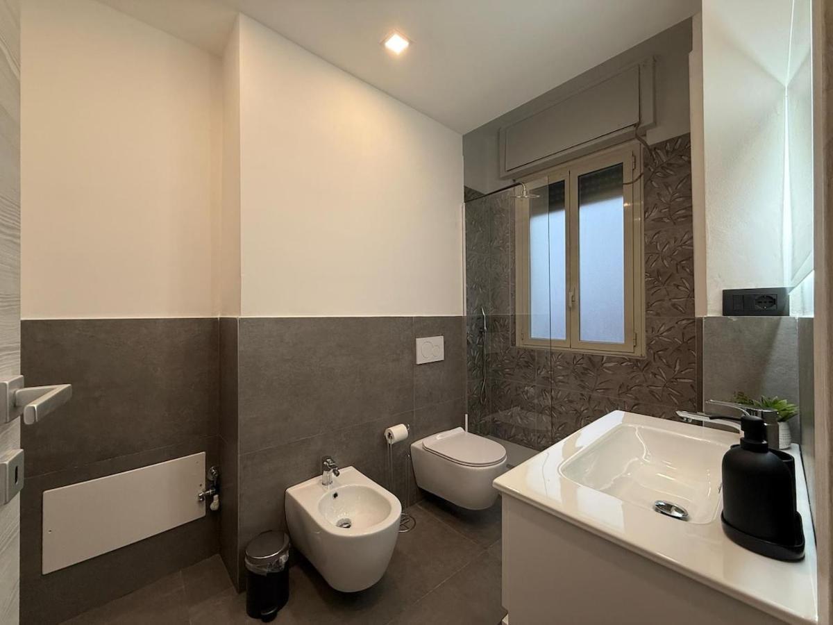 Appartement Wide & Bright 2 Bedroom Flat 50m From M4 Station Milan