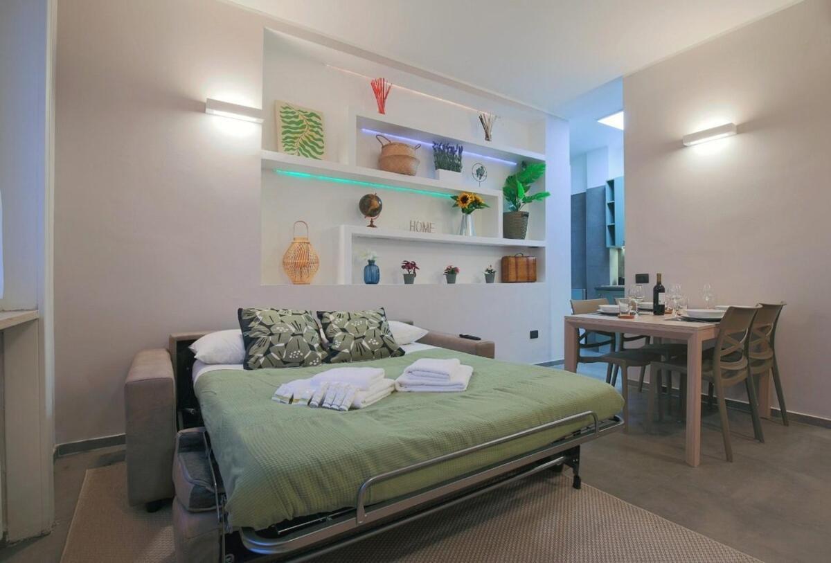 Wide & Bright 2 Bedroom Flat 50m From M4 Station *